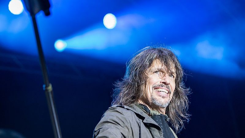 Kelly Hansen - Hansen performing with Foreigner in 2016, tags: lou wieder - CC BY-SA