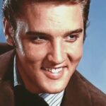 Elvis Presleys privater Tresorraum wird nach 48 Jahren wiedereröffnet, ist unglaublich
Bitte helfen Sie mir, 100.000 Abonnenten zu erreichen:
https://www.youtube.com/channel/UC00TPhWXP4nk7wQF_zEIg1g?sub_confirmation=1
Nach 48 Jahren der Versiegelung wurde Elvis Presleys private Schatzkammer endlich wieder geöffnet und enthüllt Geheimnisse und Erinnerungsstücke, die nie zuvor öffentlich gemacht wurden. Darin befinden sich persönliche Gegenstände, legendäre Kostüme und wertvolle Geschenke aus Elvis Presleys glanzvoller Karriere. Für Fans bietet sich eine seltene Gelegenheit, die private Welt von Elvis Presley, einer unsterblichen Ikone der Weltmusikindustrie, zu erkunden.
https://celebritymemoirs.wordpress.com/
#Berühmtheiten #Berühmtheitsbiografien #Schauspieler #Maddychannel #elvispresley - youtube