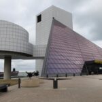 Rock and Roll Hall of Fame - The Rock and Roll Hall of Fame in Cleveland, Ohio. - Sam Howzit via Flickr (CC BY)