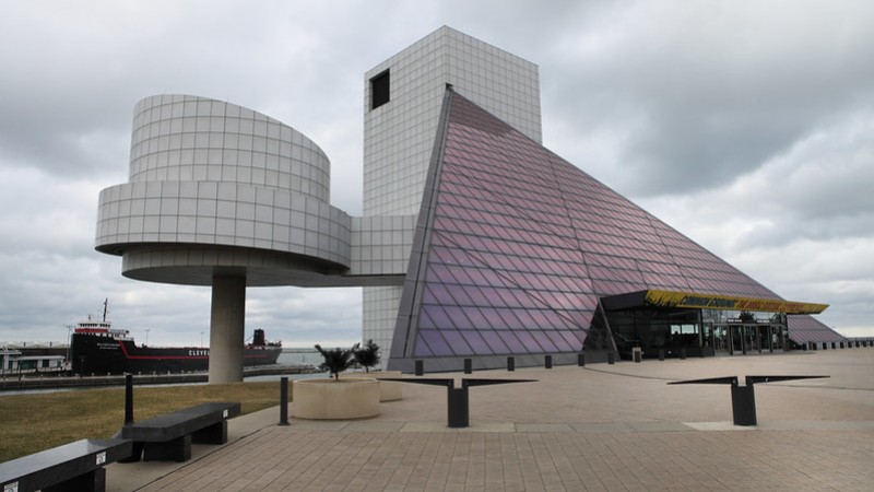 Rock and Roll Hall of Fame - The Rock and Roll Hall of Fame in Cleveland, Ohio. - Sam Howzit via Flickr (CC BY)